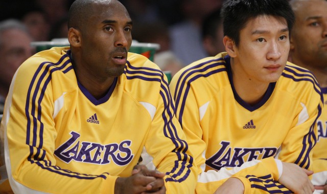 孙悦调侃：都说我在湖人夺冠很容易 确实是 免费看球还给我钱