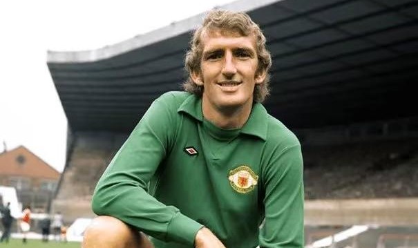 曼联传奇门将斯特普尼：拉门斯需要做禁区的主宰者