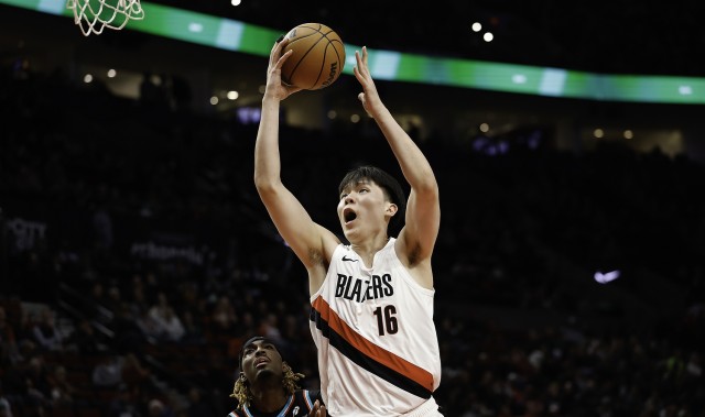 比分直播-媒体人：杨瀚森字典里不能有垃圾时间概念 英语进步速度让人忧虑